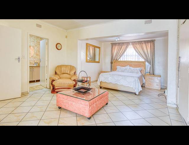 3 BEDROOM HOUSE FOR SALE IN GLENVISTA